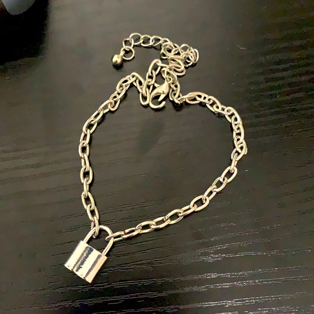 Small lock ankle bracelet